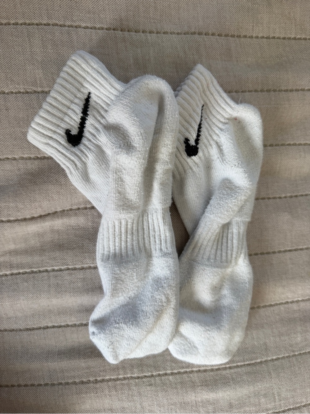 Used Nike White Crew Athletic Socks with Black Swoosh - Men